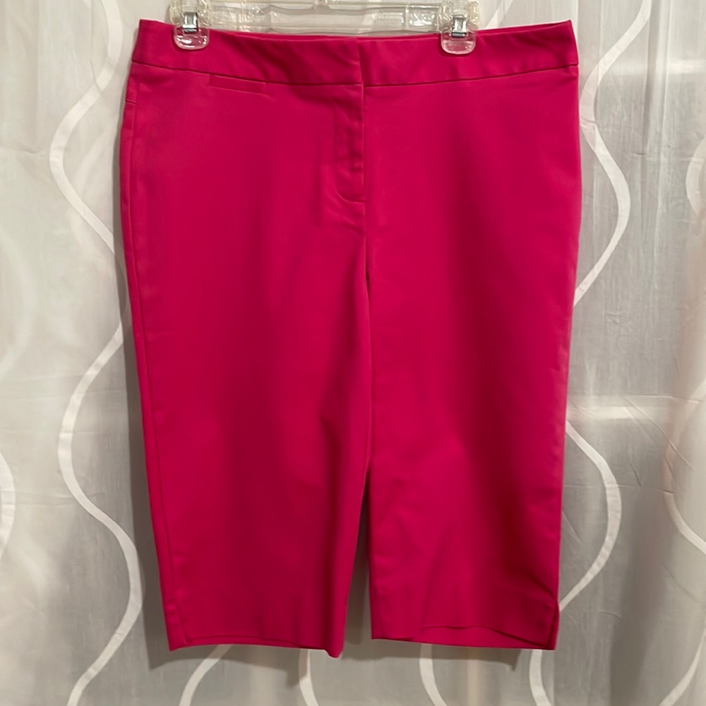 Ladies Rafaella Pink Capris, Size 10